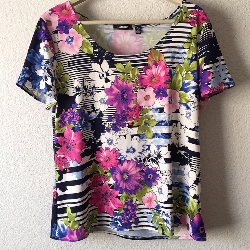 Flower print short sleeve striped top